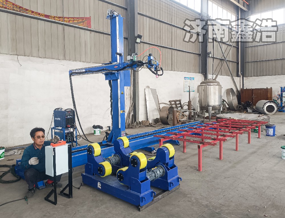 河北客戶訂購重型氬弧焊接操作機(jī)，成型美觀，自動焊接