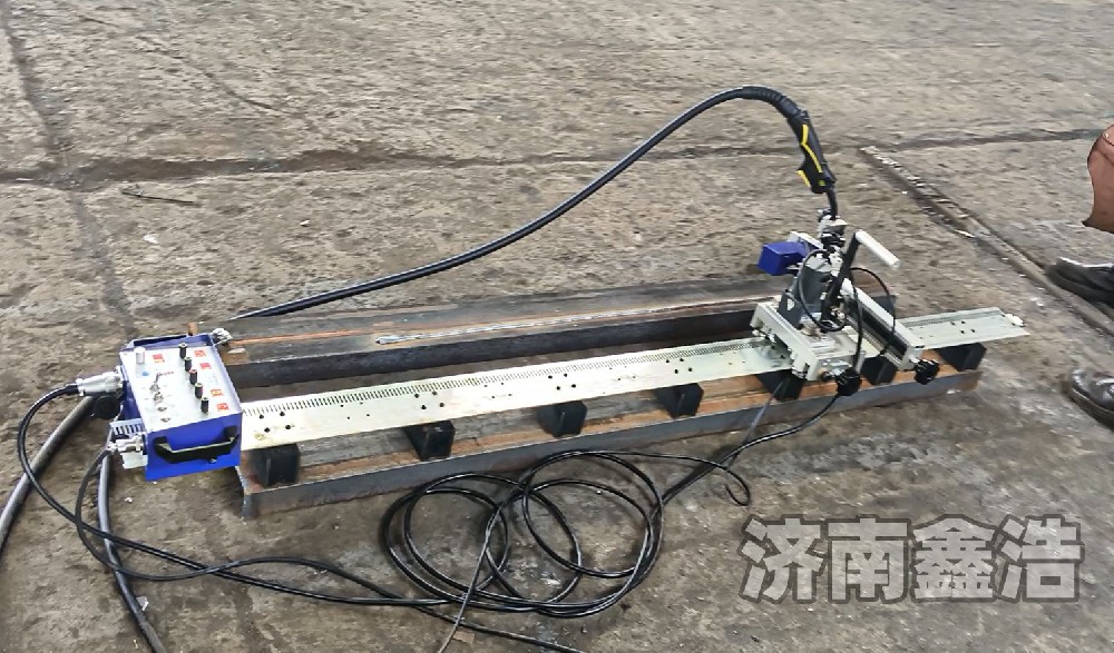 自動(dòng)焊接小車，軟軌直軌多種規(guī)格，成型美觀